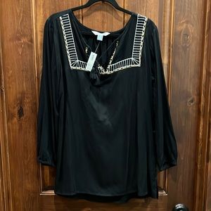 Old Navy NWT Large Black Embroidered Long-Sleeved Top